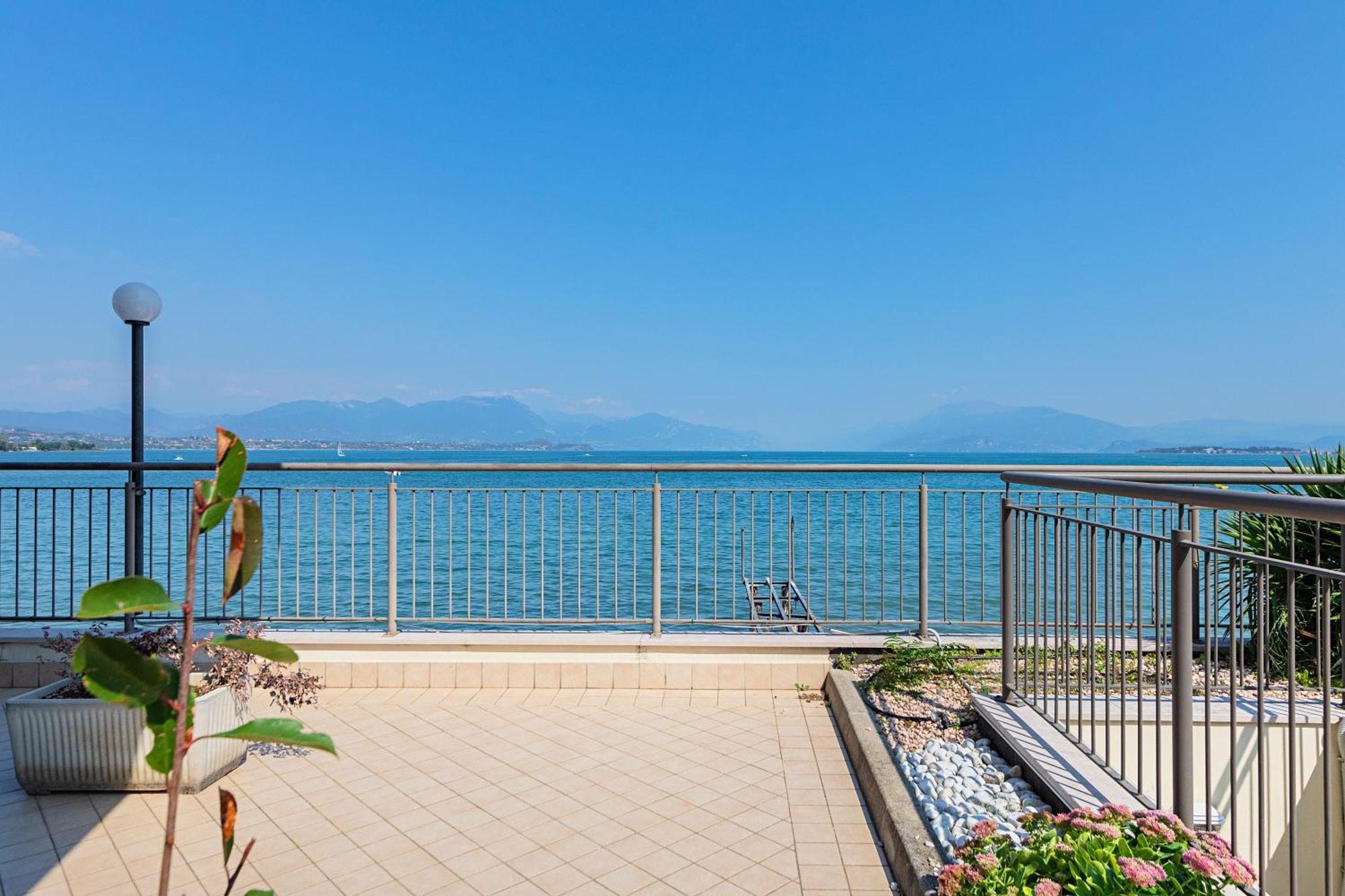 Residenza Miralago By Wonderful Italy Desenzano del Garda Buitenkant foto