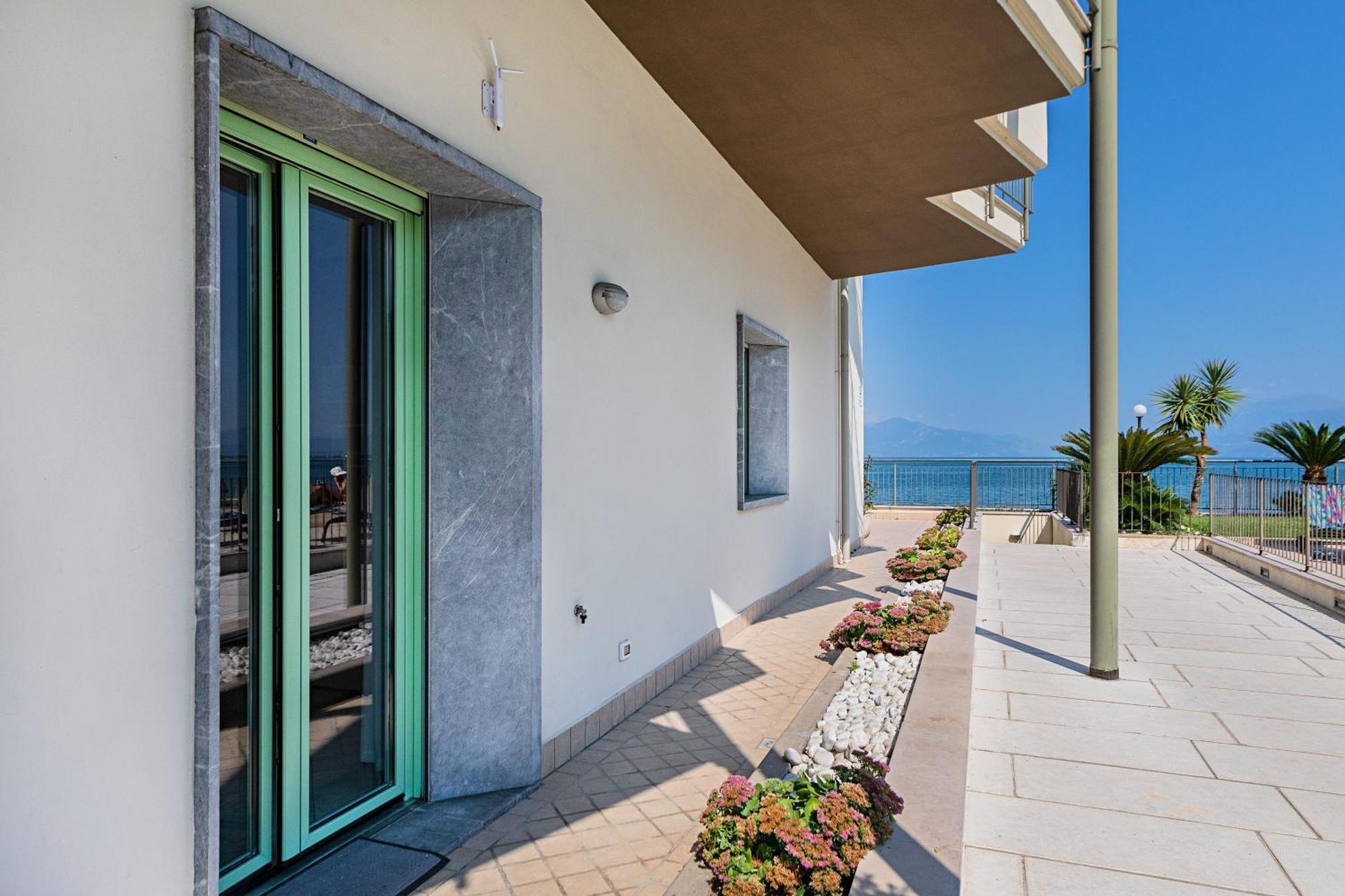 Residenza Miralago By Wonderful Italy Desenzano del Garda Buitenkant foto